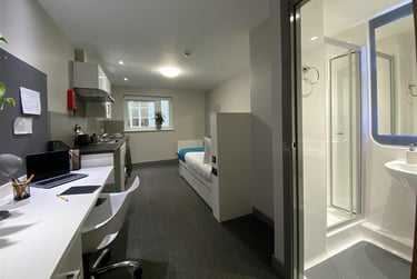 1 bed studio, College Square East, Holylands, Belfast, BT16DJ - Image 5
